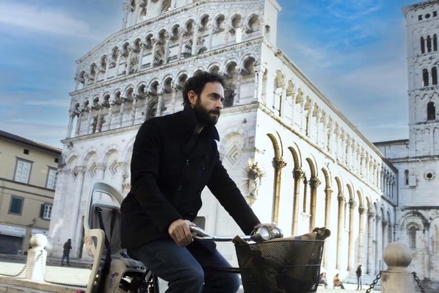 Tue, Dec 2, 2025: Detective drama L'Altro Ispettore debuted on Rai 1 (18%); Turkish drama (16.5%); Belve (8.9%); Coppa Italia's football match (12.8%)